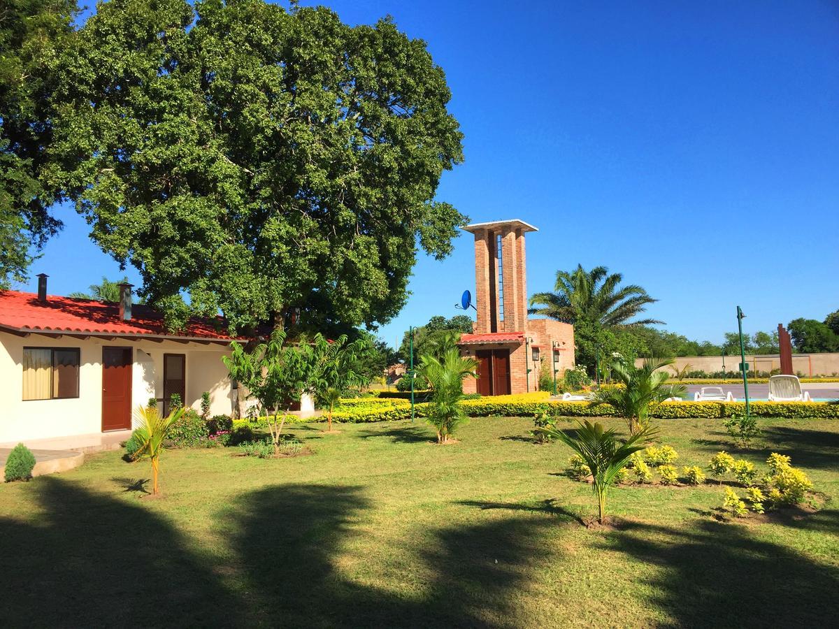 Los Jazmines Hotel Resort Warnes Zewnętrze zdjęcie