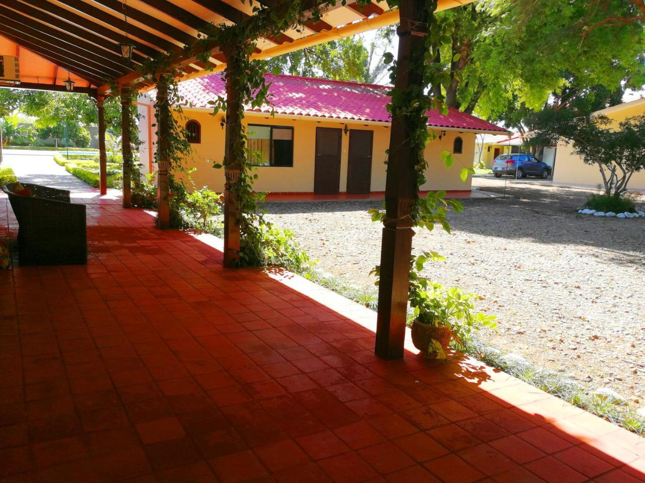 Los Jazmines Hotel Resort Warnes Zewnętrze zdjęcie