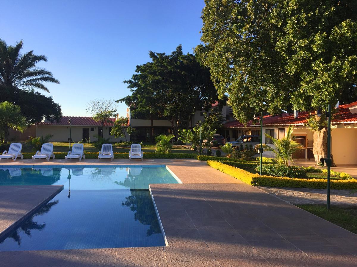 Los Jazmines Hotel Resort Warnes Zewnętrze zdjęcie