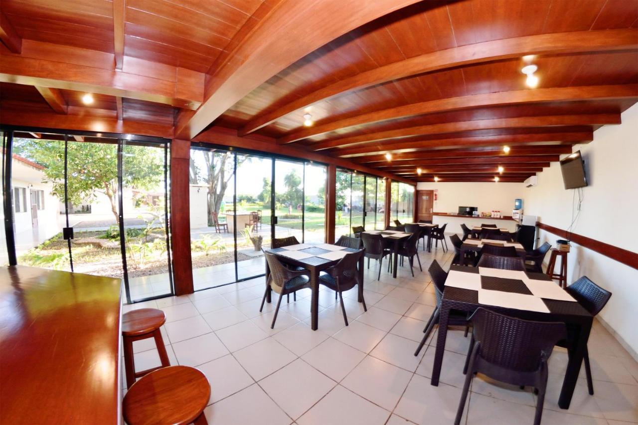 Los Jazmines Hotel Resort Warnes Zewnętrze zdjęcie