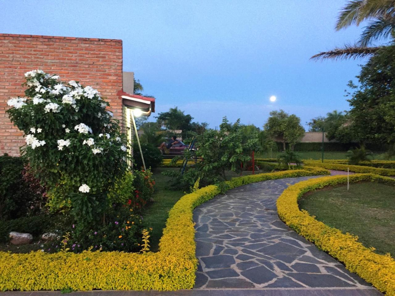 Los Jazmines Hotel Resort Warnes Zewnętrze zdjęcie