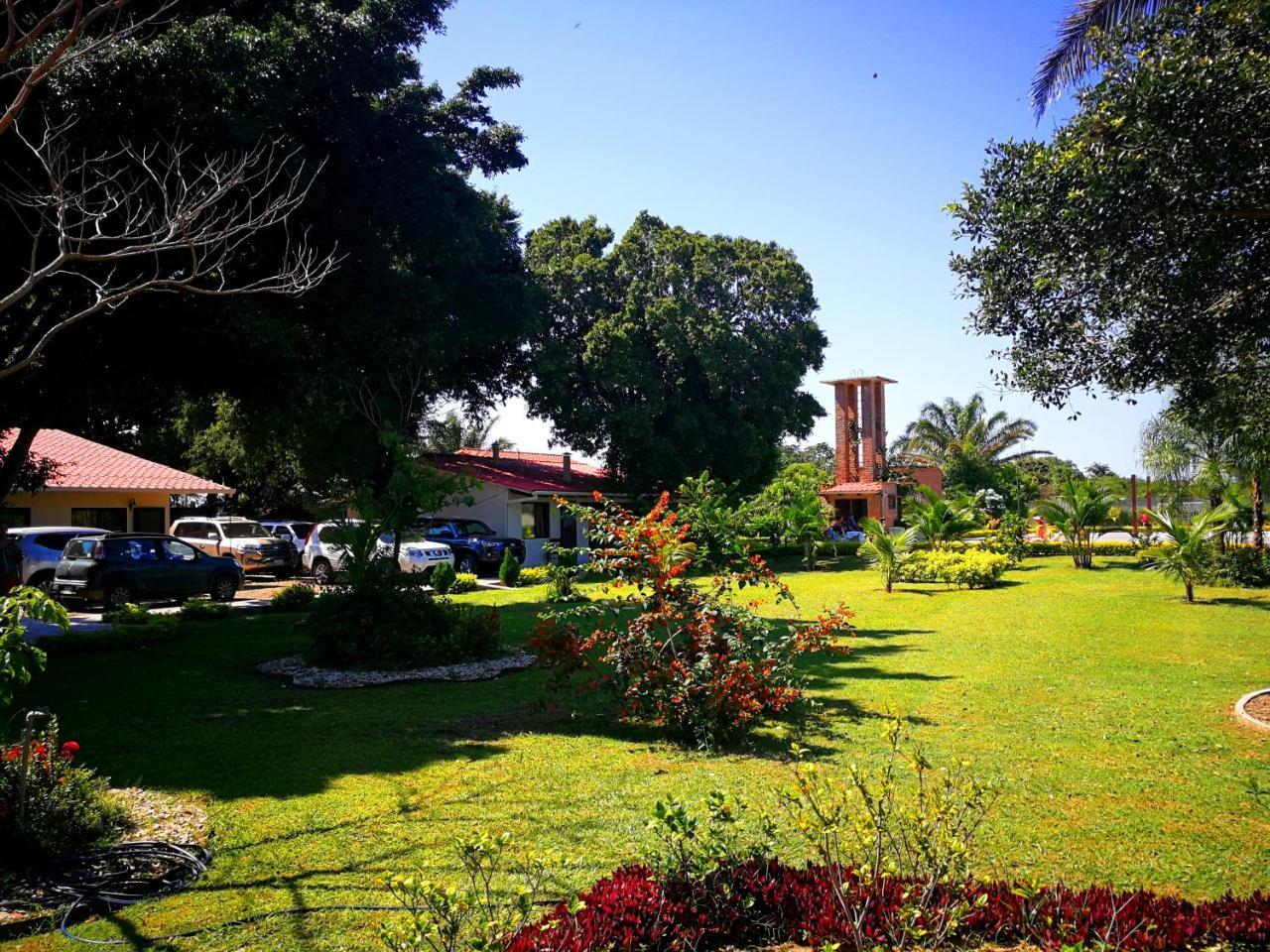 Los Jazmines Hotel Resort Warnes Zewnętrze zdjęcie