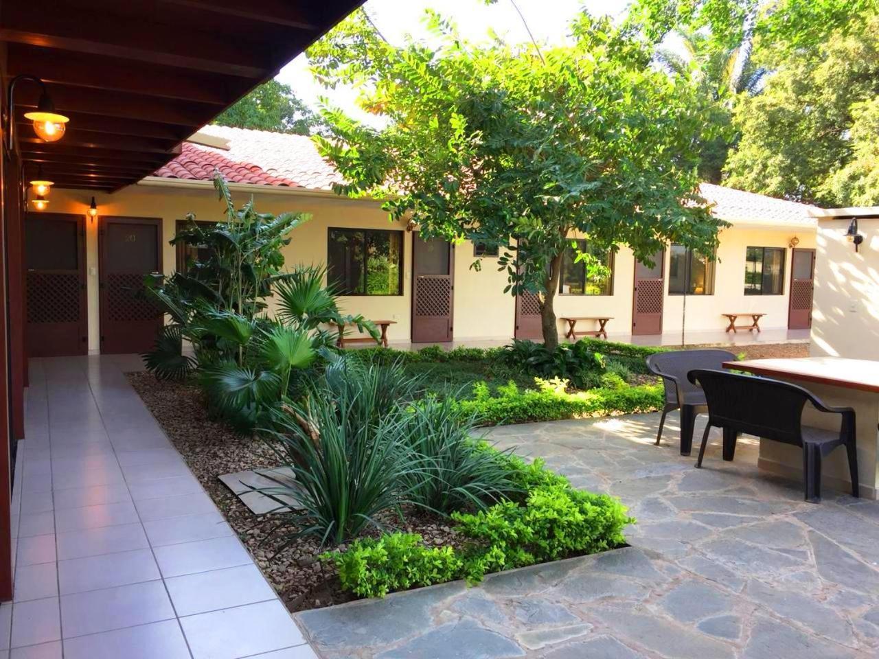 Los Jazmines Hotel Resort Warnes Zewnętrze zdjęcie